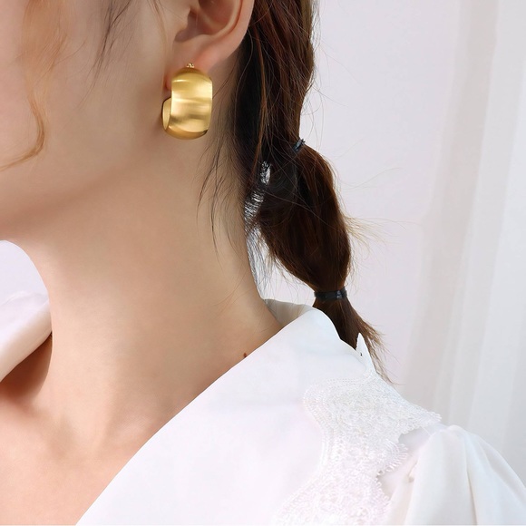 !!!Gorgeous!!! 18K Gold Plated Stainless Steel Jewelry - Picture 14 of 16